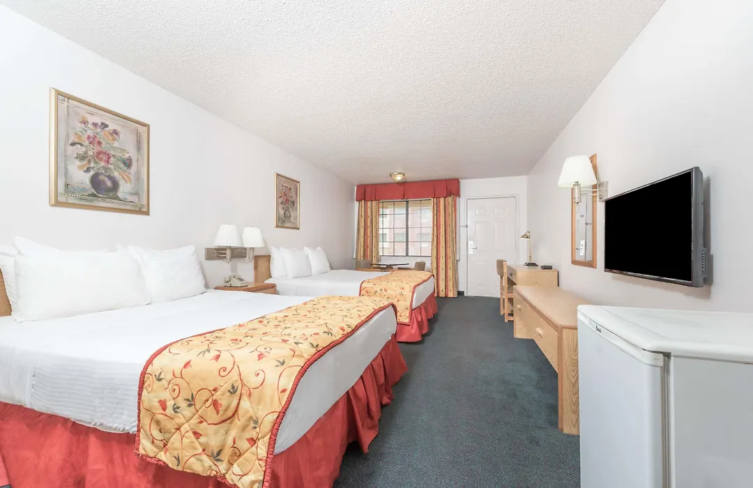 Days Inn By Wyndham Waco Near Downtown University-1