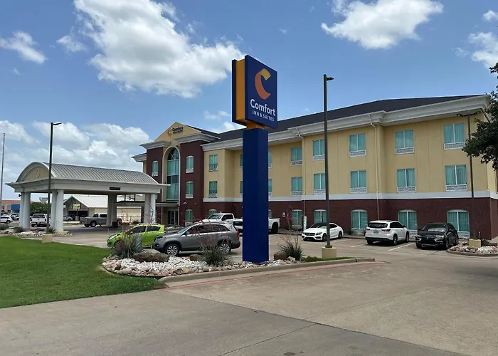 Cheap hotels Comfort Inn & Suites Waco Woodway