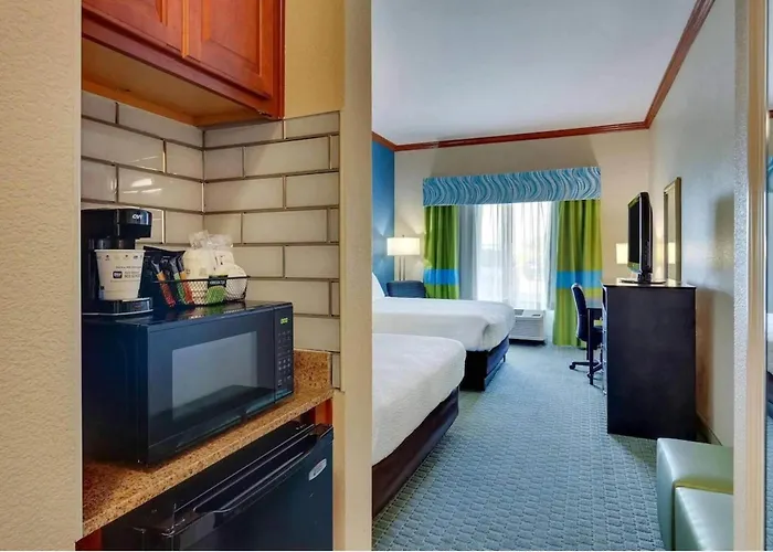 Cheap hotels Comfort Inn & Suites Waco Woodway